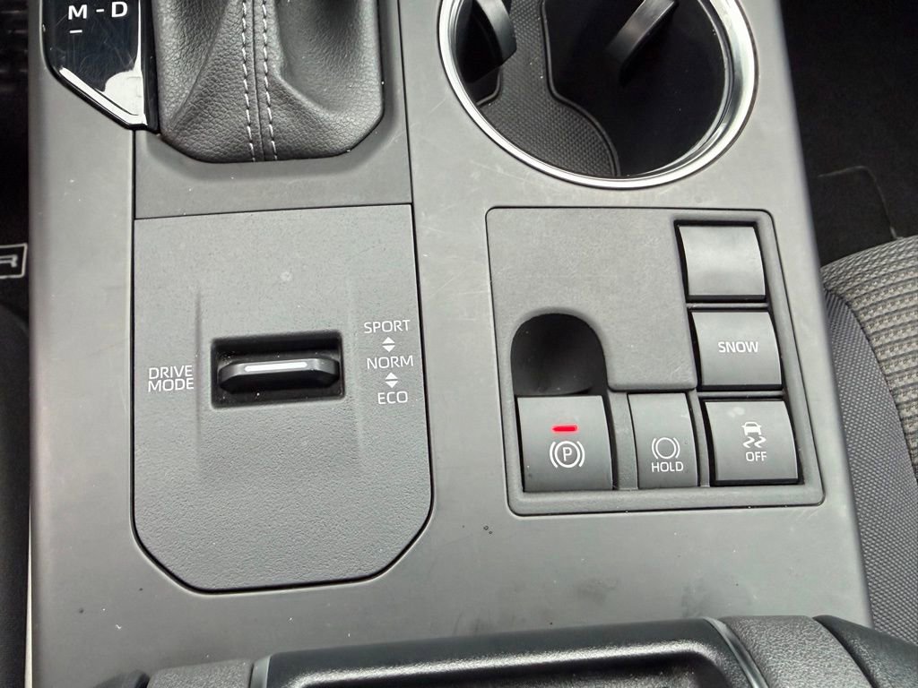 Used 2024 Toyota Highlander LE image 28