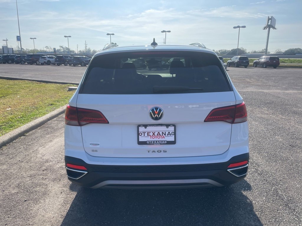 Used 2024 Volkswagen Taos SE image 6
