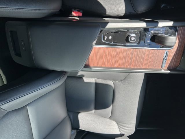 Used 2025 Volvo V60 B5 Cross Country Plus image 26