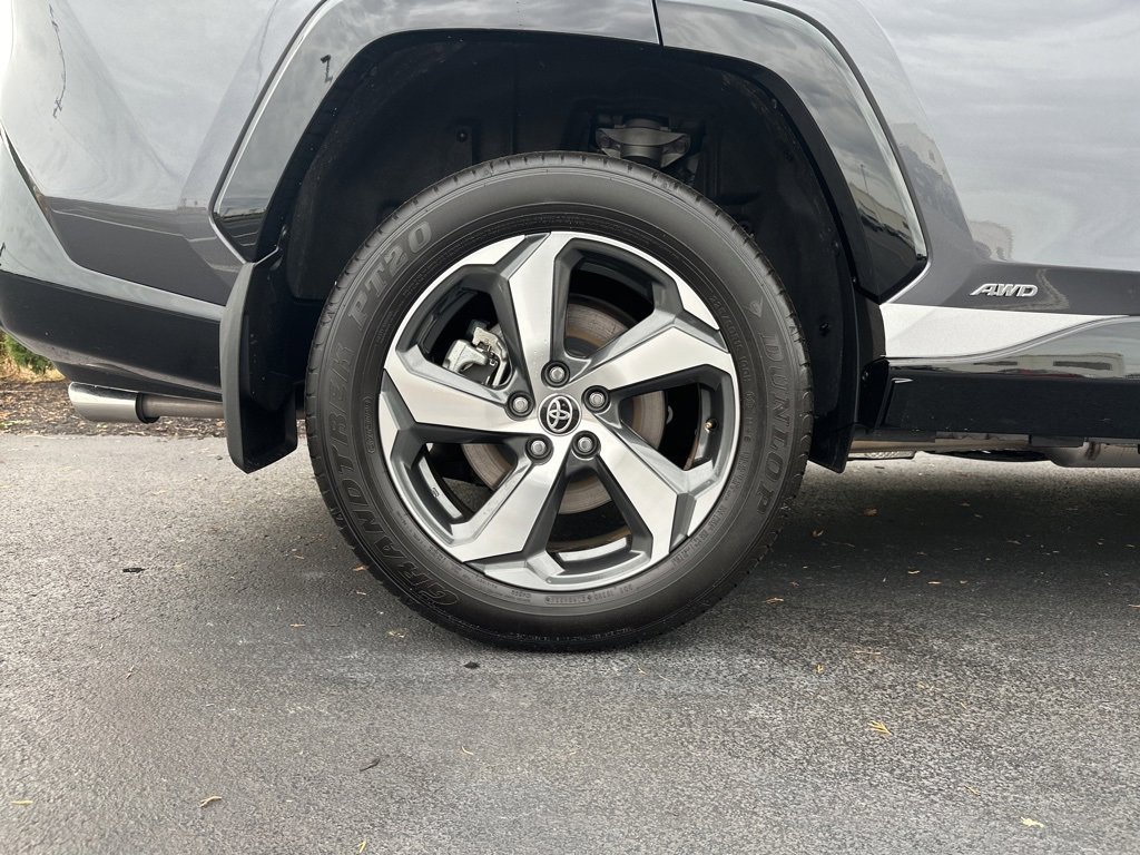 Certified 2025 Toyota RAV4 SE image 38