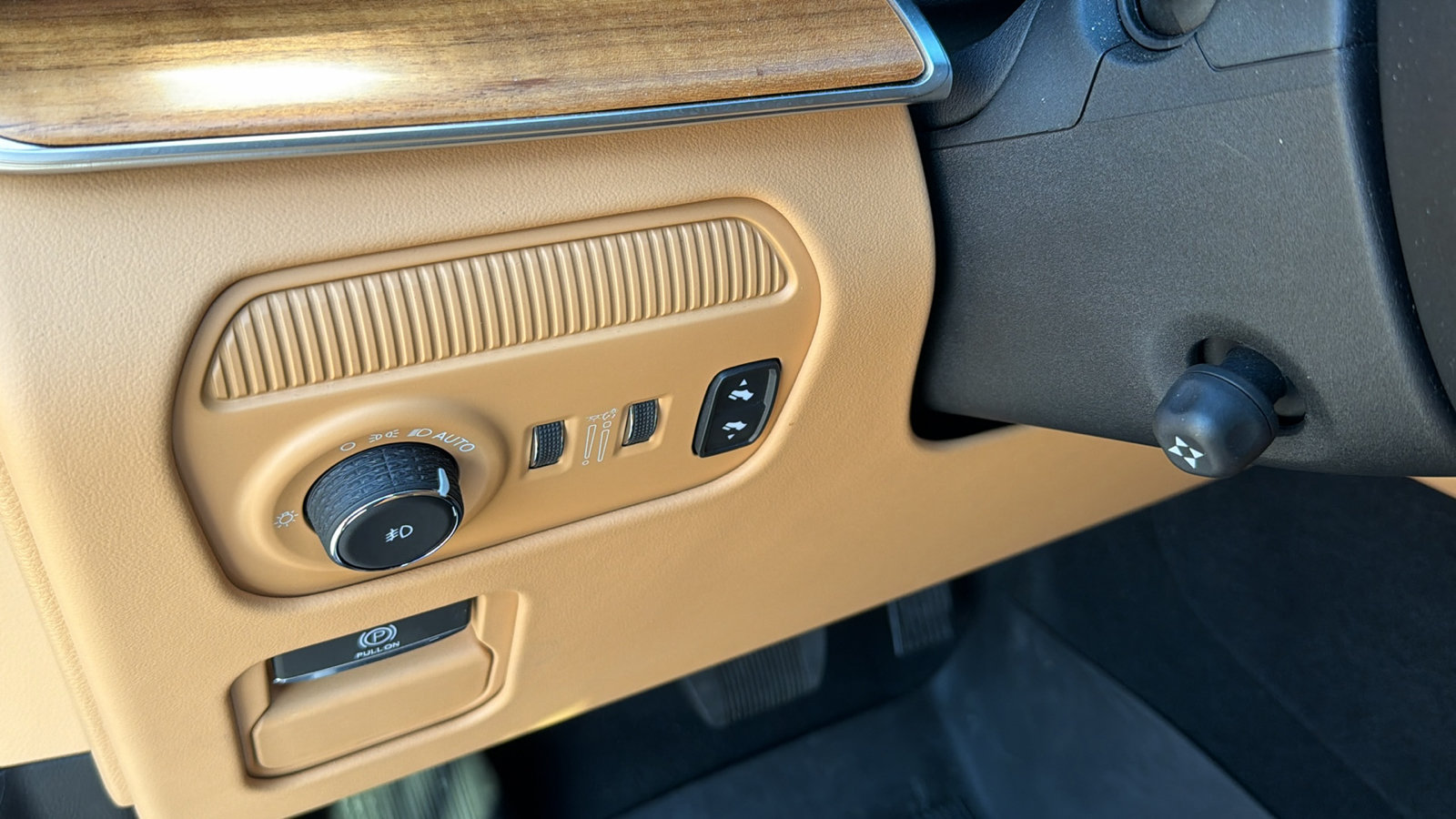 Used 2025 Jeep Grand Wagoneer L Series III AWD/4WD image 27