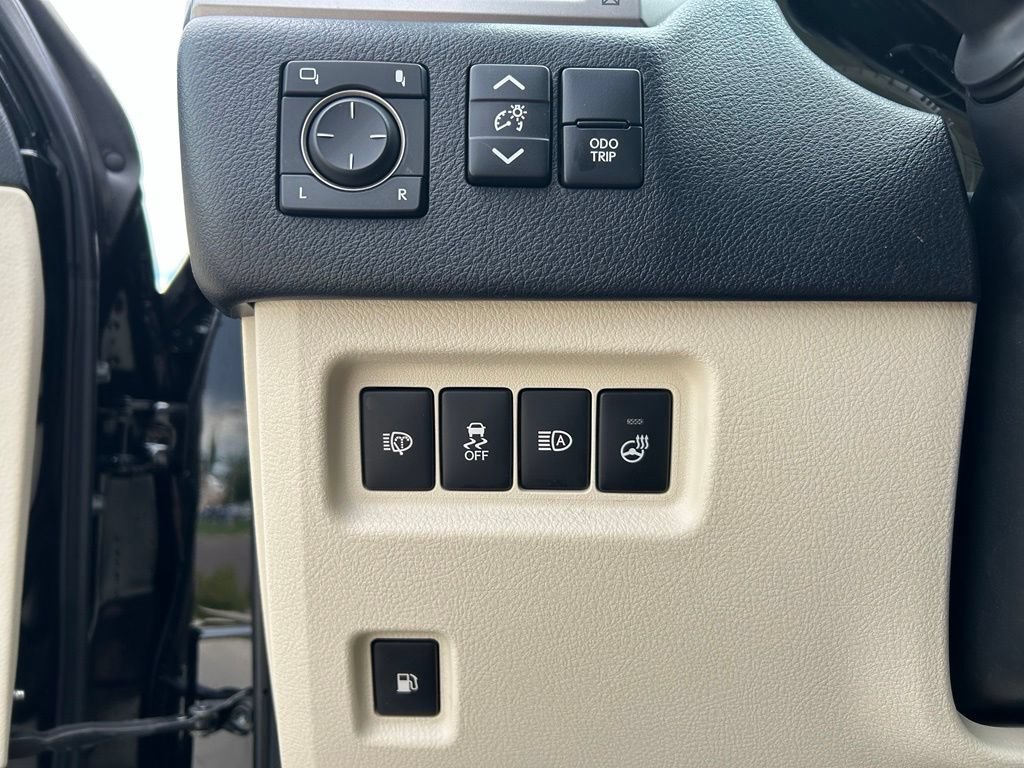 Used 2023 Lexus GX 460 Premium w/ Premium Package AWD/4WD image 15