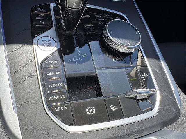 Used 2022 BMW X7 xDrive40i w/ Parking Assistance Package image 27
