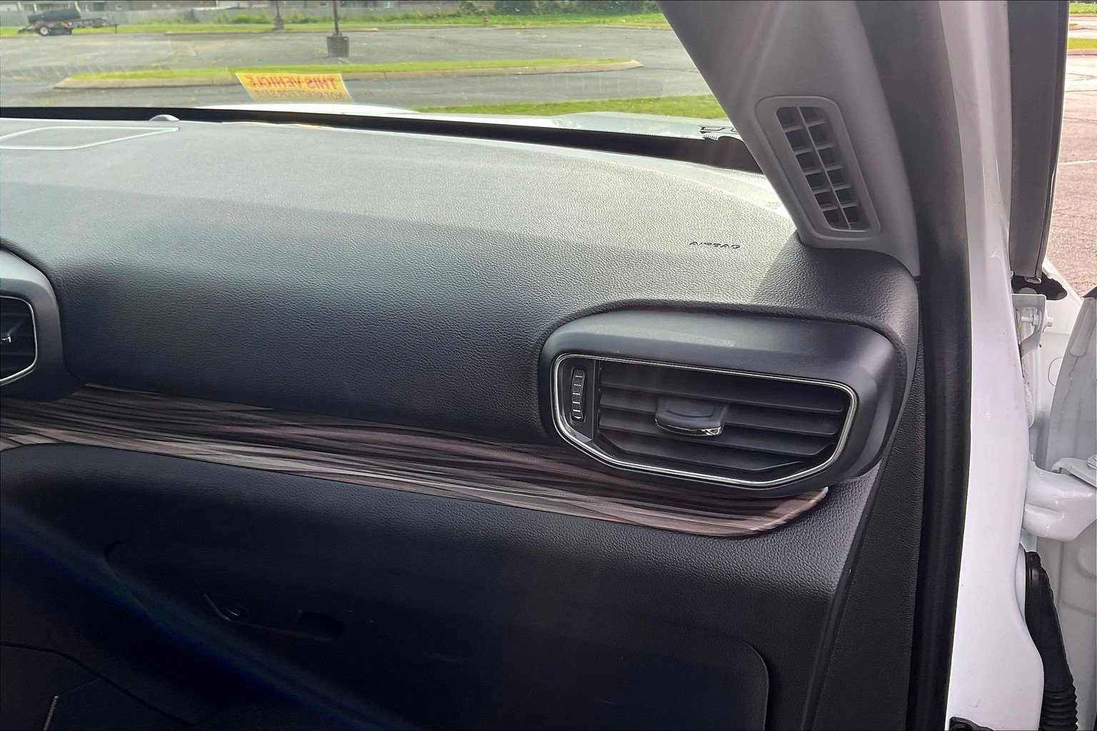 Used 2023 Ford Explorer Limited image 17