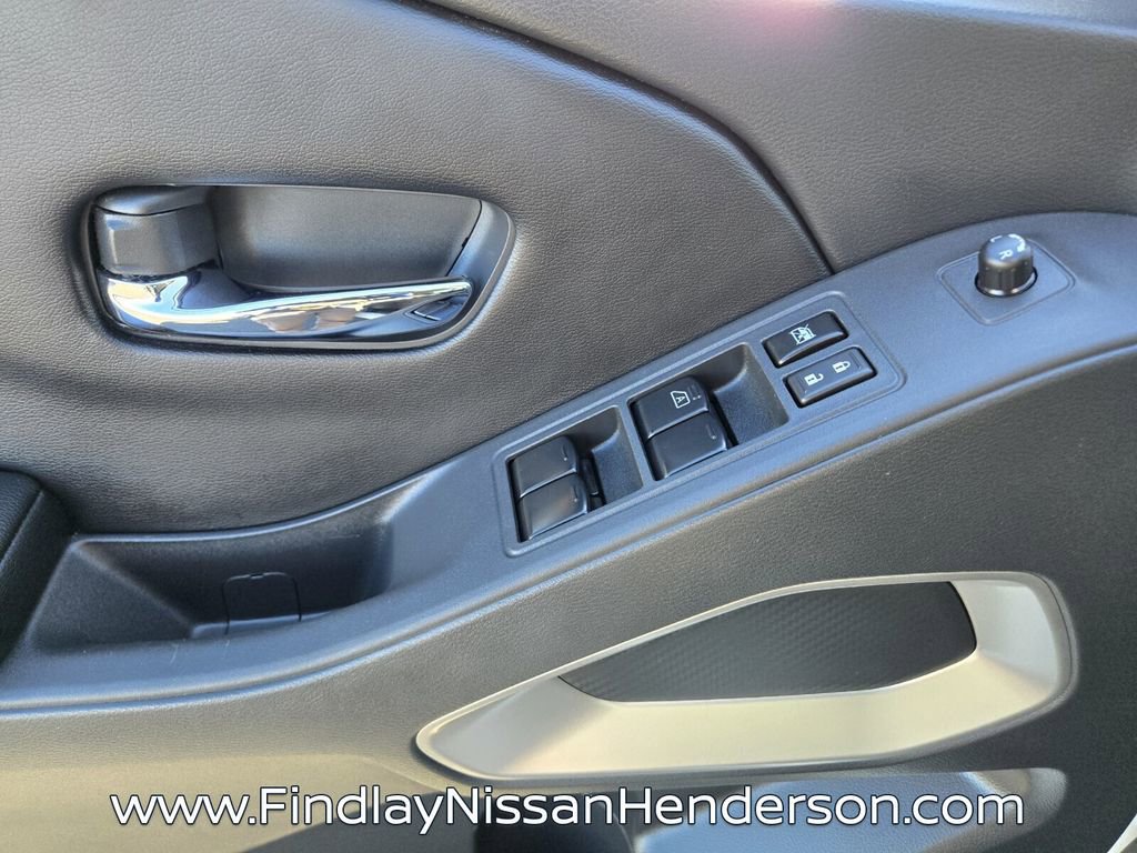 Used 2025 Nissan Frontier SV w/ SV Convenience Package image 19