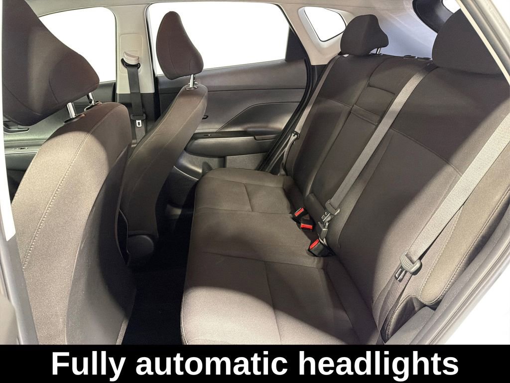 Used 2025 Hyundai Kona SE image 11