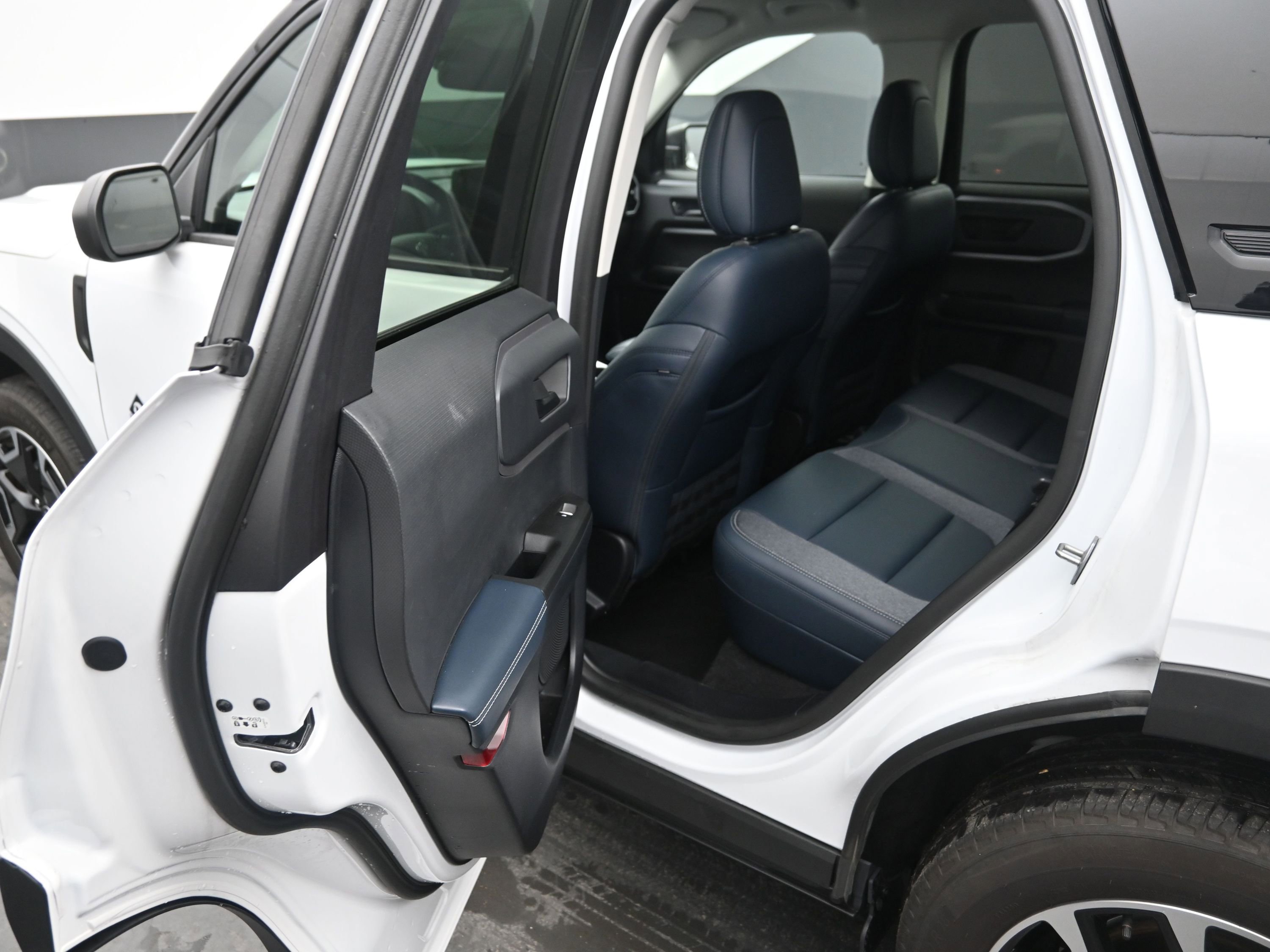 Used 2024 Ford Bronco Sport Outer Banks image 13