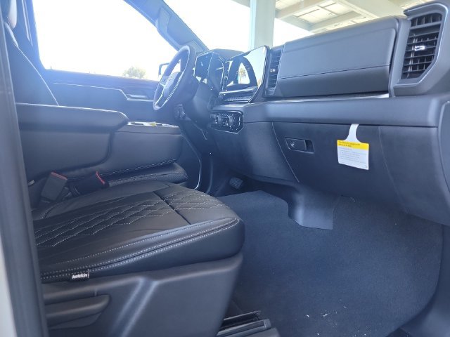New 2026 Chevrolet Silverado 1500 LT w/ LPO, Dark Essentials Package AWD/4WD image 17
