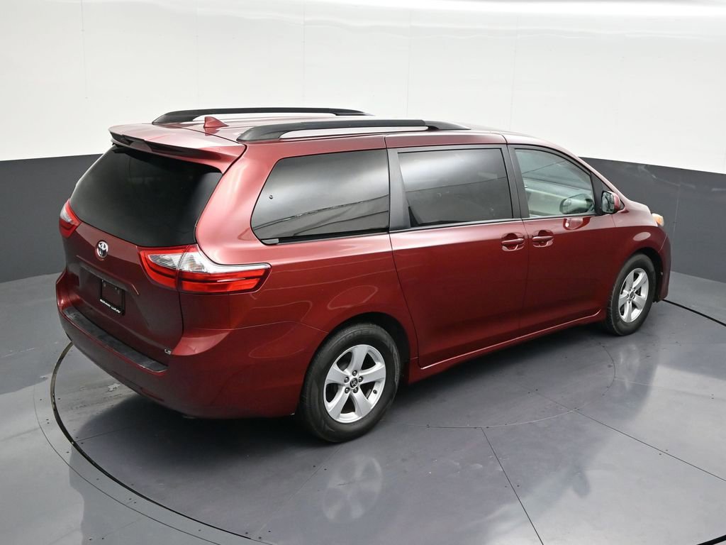 Used 2020 Toyota Sienna LE image 19