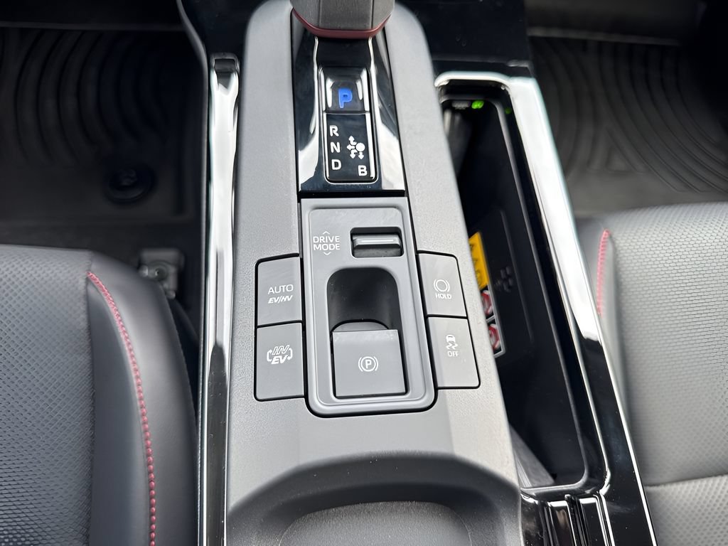 Used 2026 Toyota Prius Plug-In Hybrid FWD image 18
