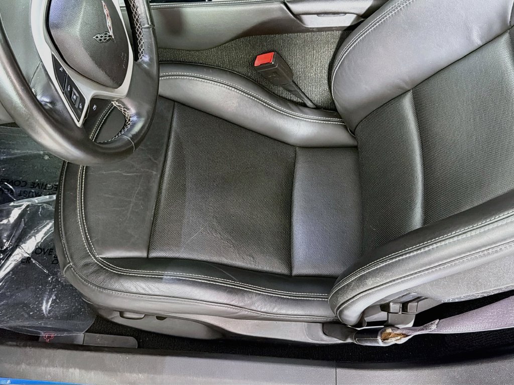 Used 2015 Chevrolet Corvette Stingray Convertible w/ Battery Protection Package RWD image 19