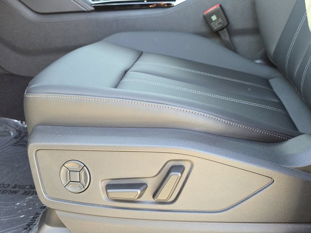 Certified 2025 Audi Q5 Premium w/ Convenience Package AWD/4WD image 17