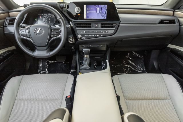 Used 2024 Lexus ES 300h w/ Premium Package FWD image 6