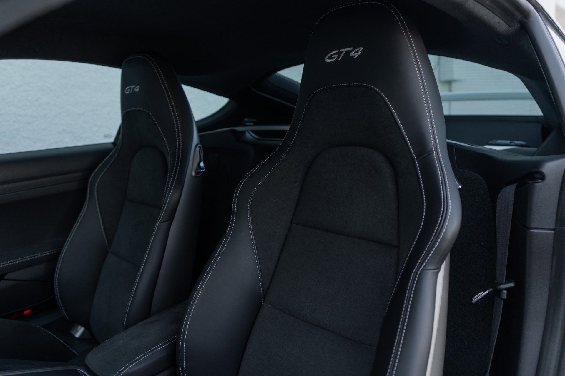 Used 2022 Porsche 718 Cayman GT4 image 22