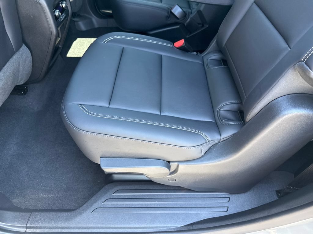Used 2024 GMC Acadia Elevation AWD/4WD image 17