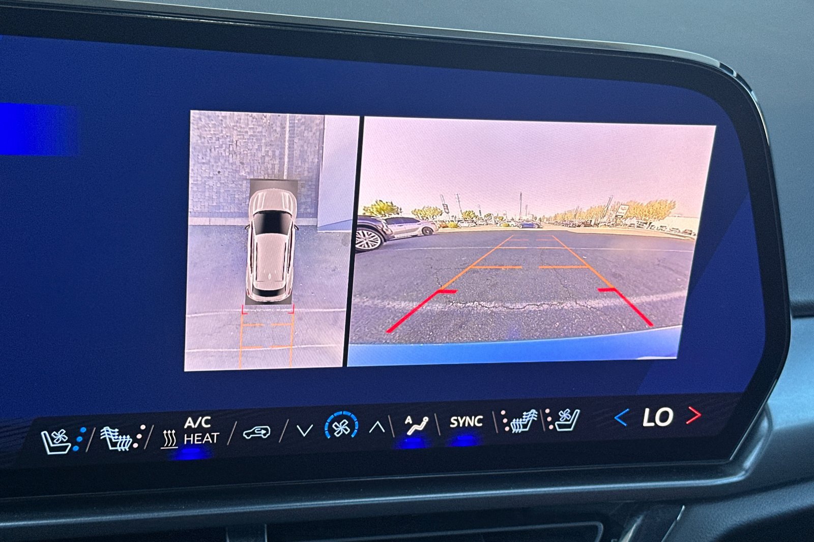 Used 2025 Chevrolet Equinox EV RS w/ Active Safety Package 3 FWD image 19