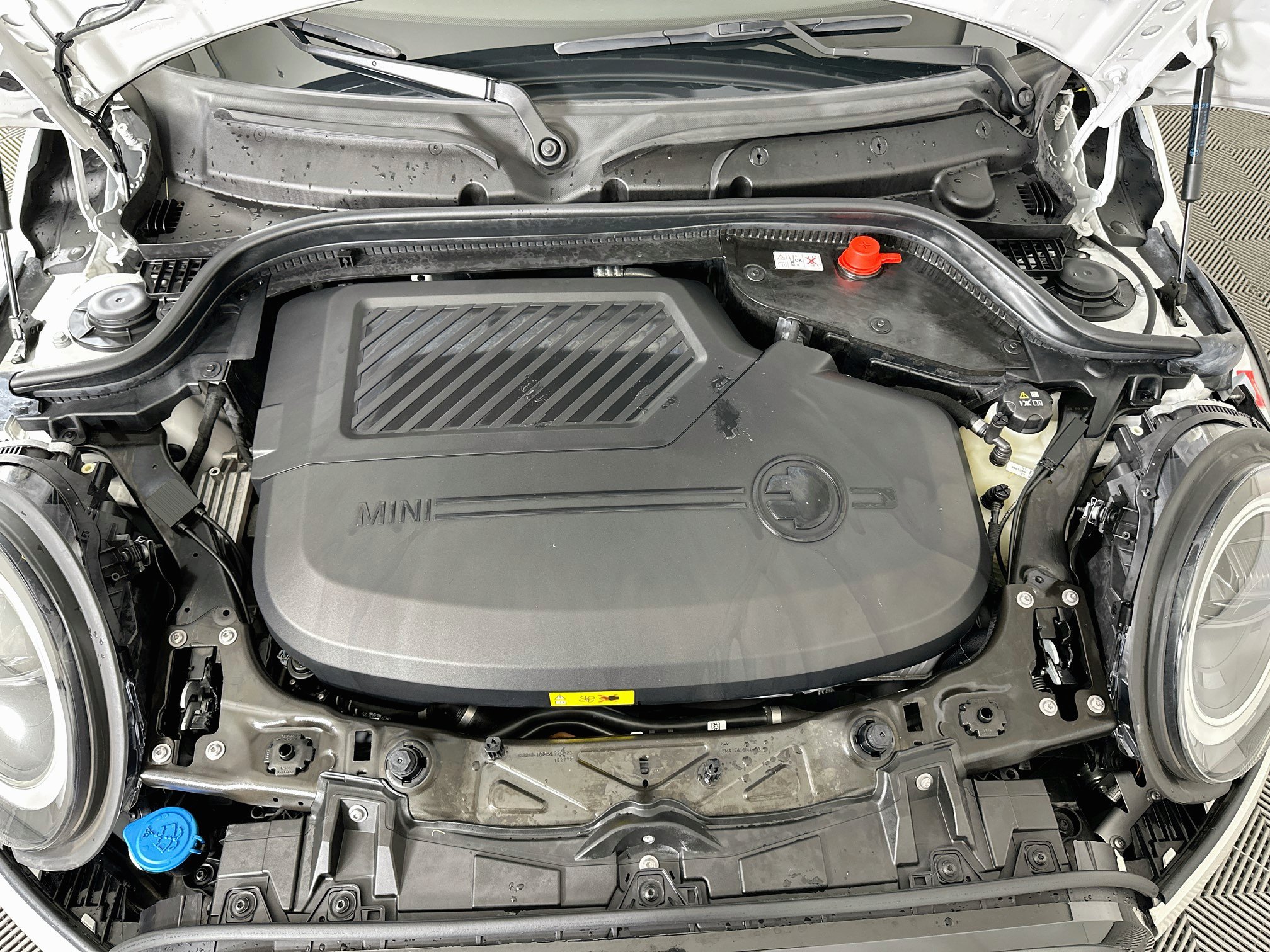Used 2024 MINI Cooper SE FWD image 30