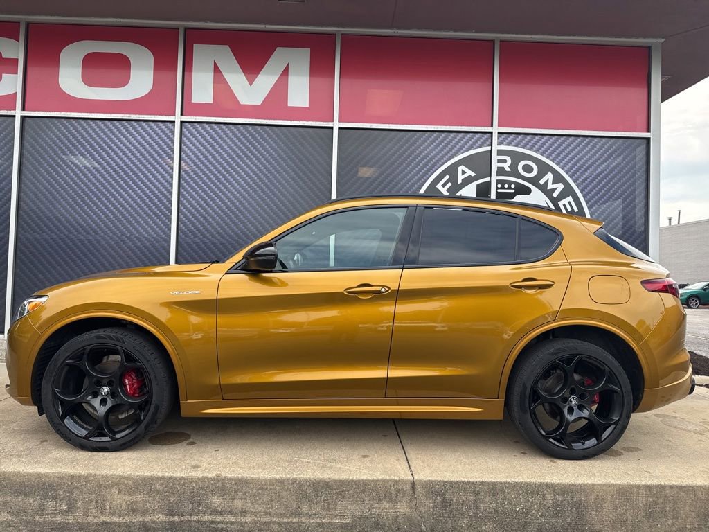 Used 2023 Alfa Romeo Stelvio Veloce AWD/4WD image 15