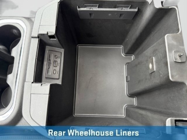 Used 2020 Chevrolet Silverado 1500 High Country w/ Technology Package AWD/4WD image 32