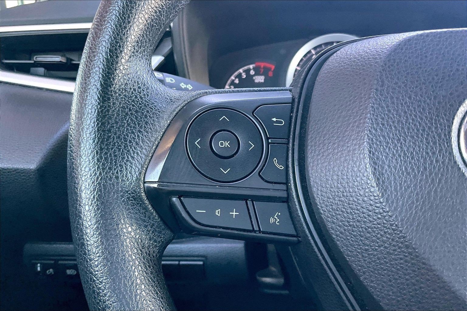 Used 2022 Toyota Corolla LE image 10