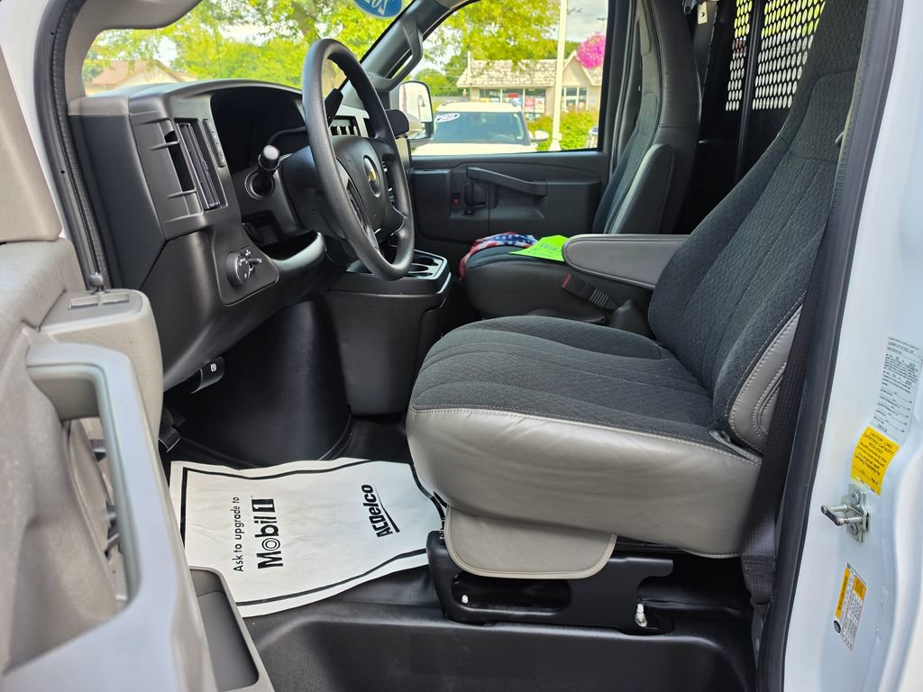 Certified 2025 Chevrolet Express 2500 w/ Driver Convenience Package RWD image 14