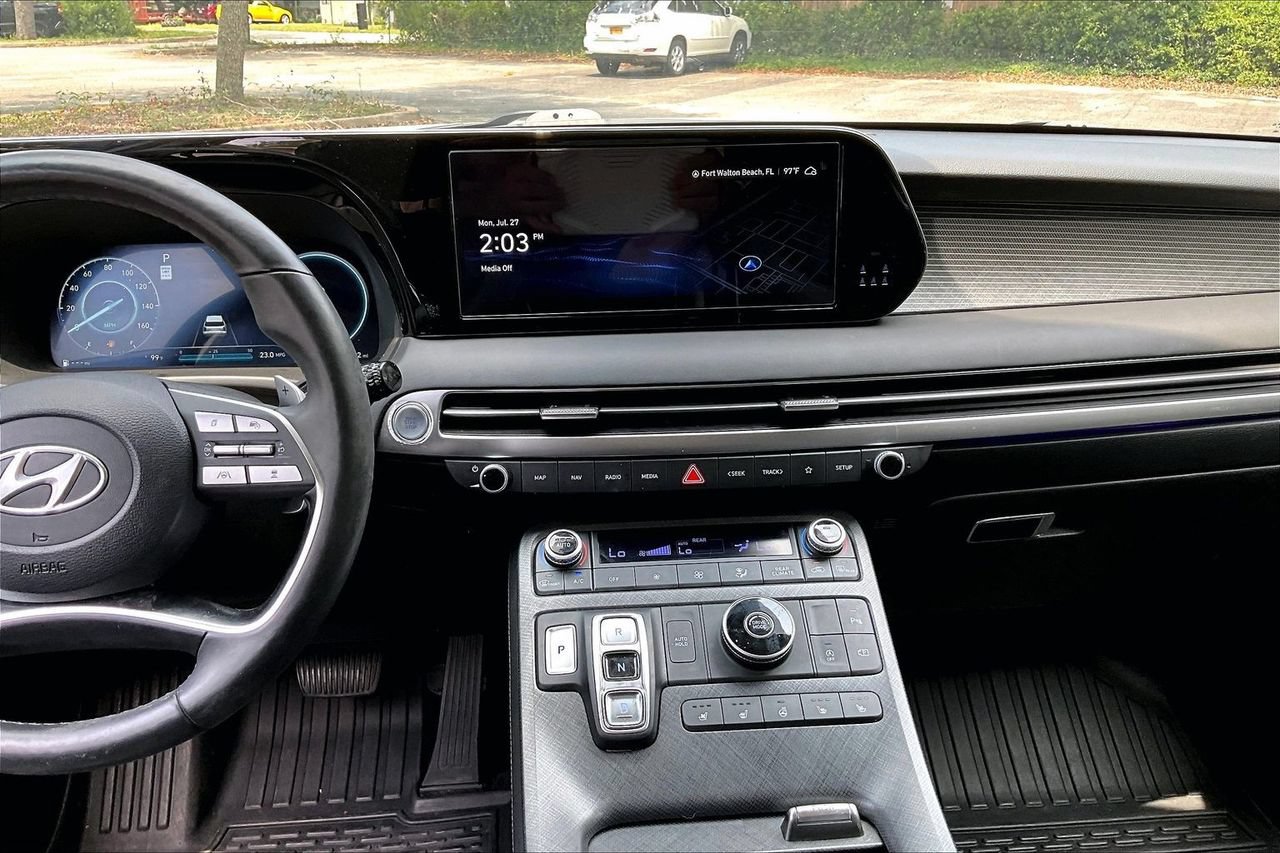 Used 2024 Hyundai Palisade Limited FWD image 9