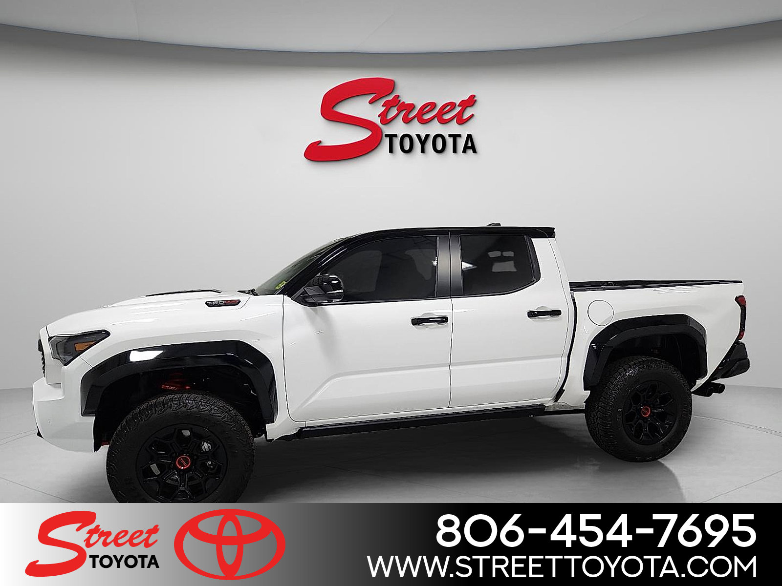 Certified 2025 Toyota Tacoma TRD Pro AWD/4WD image 1