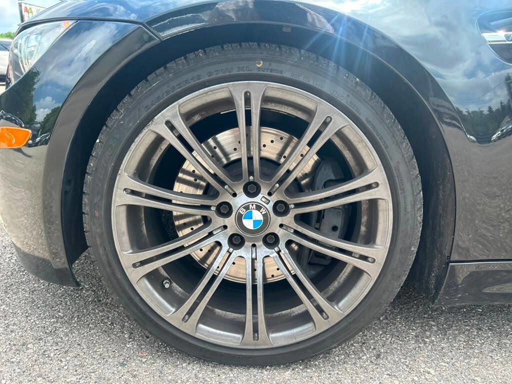 Used 2011 BMW M3 Convertible RWD image 9