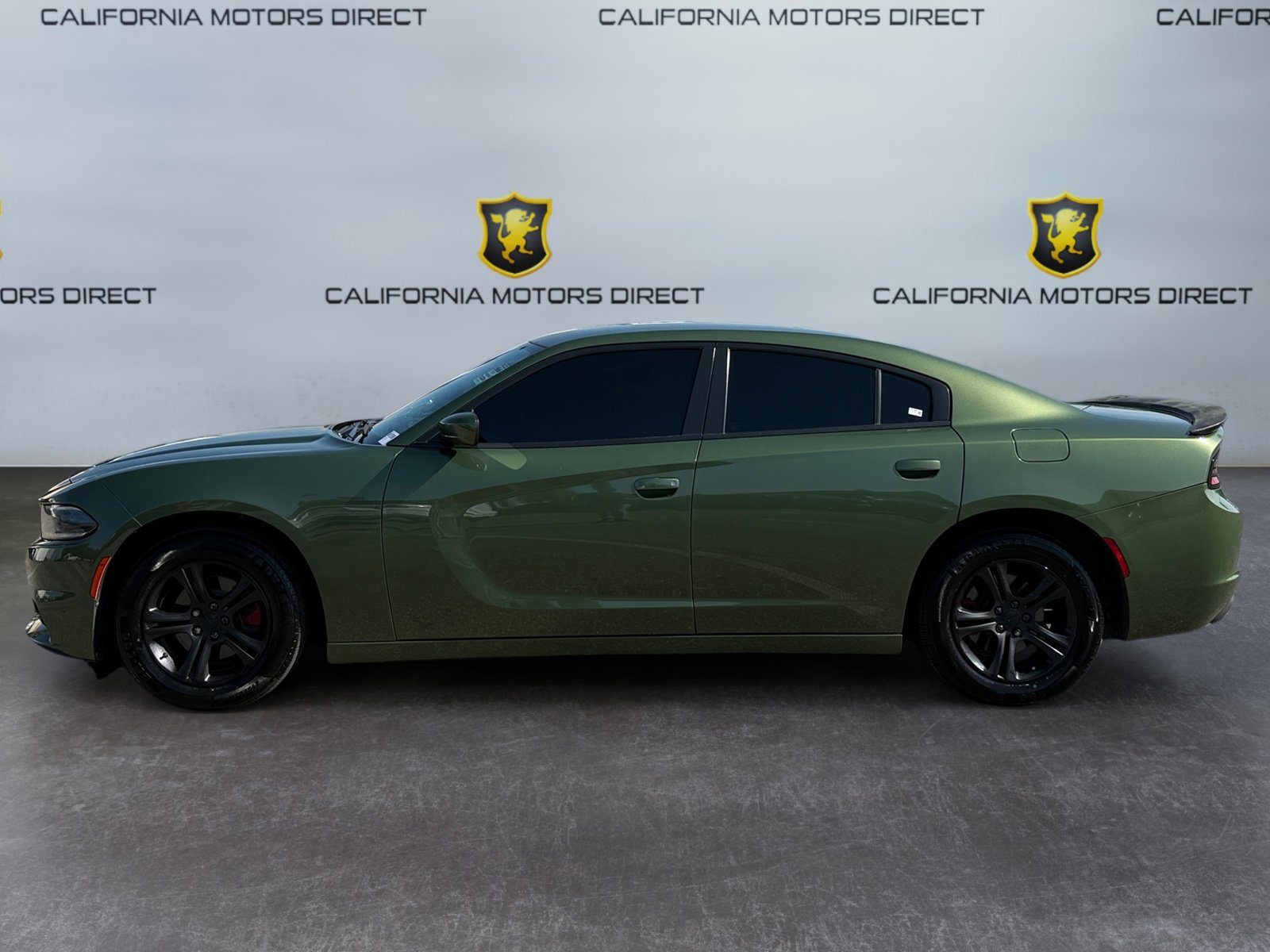 Used 2022 Dodge Charger SXT image 2