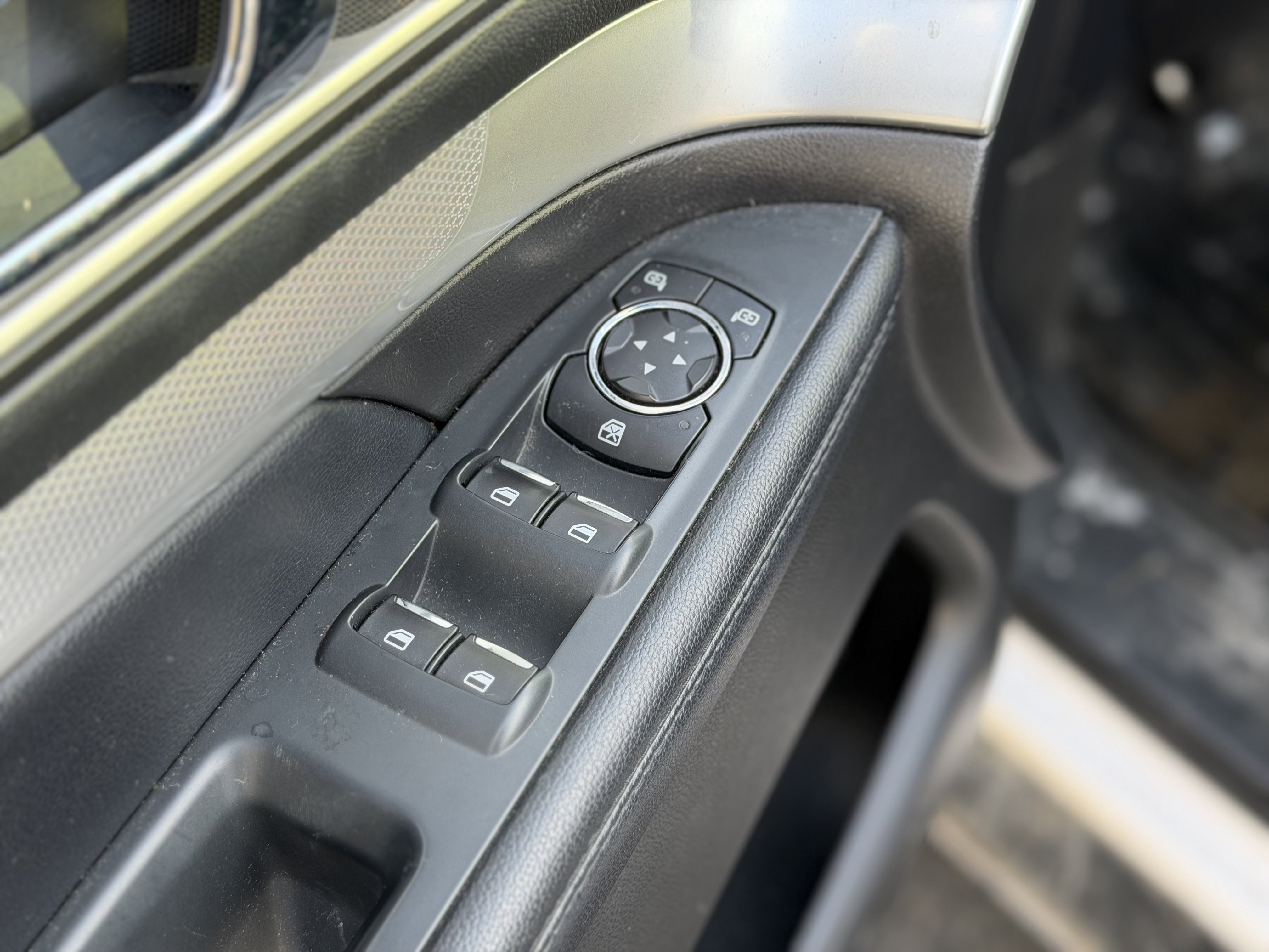 Used 2017 Ford Explorer XLT w/ Equipment Group 202A image 22