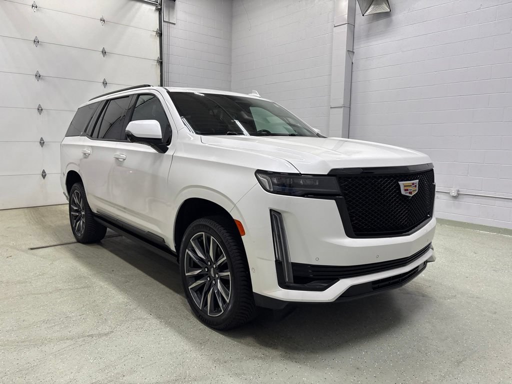 Used 2021 Cadillac Escalade Sport Platinum w/ Heavy-Duty Trailer Package AWD/4WD image 2