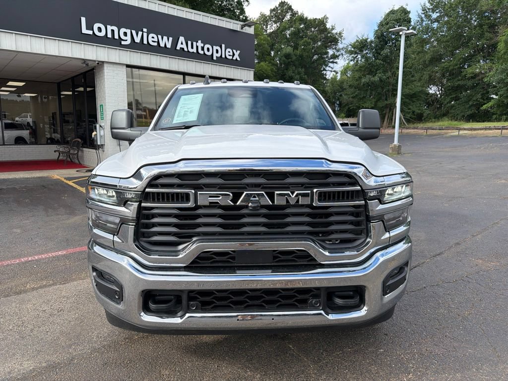 Used 2025 RAM 3500 Tradesman w/ Chrome Appearance Group AWD/4WD image 3