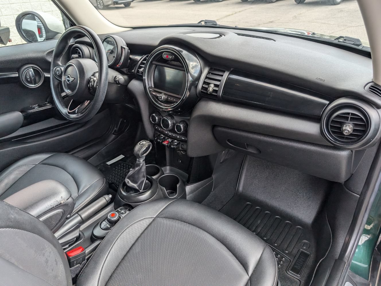 Used 2019 MINI Cooper 2-Door Hardtop w/ Signature Upholstery Package FWD image 13