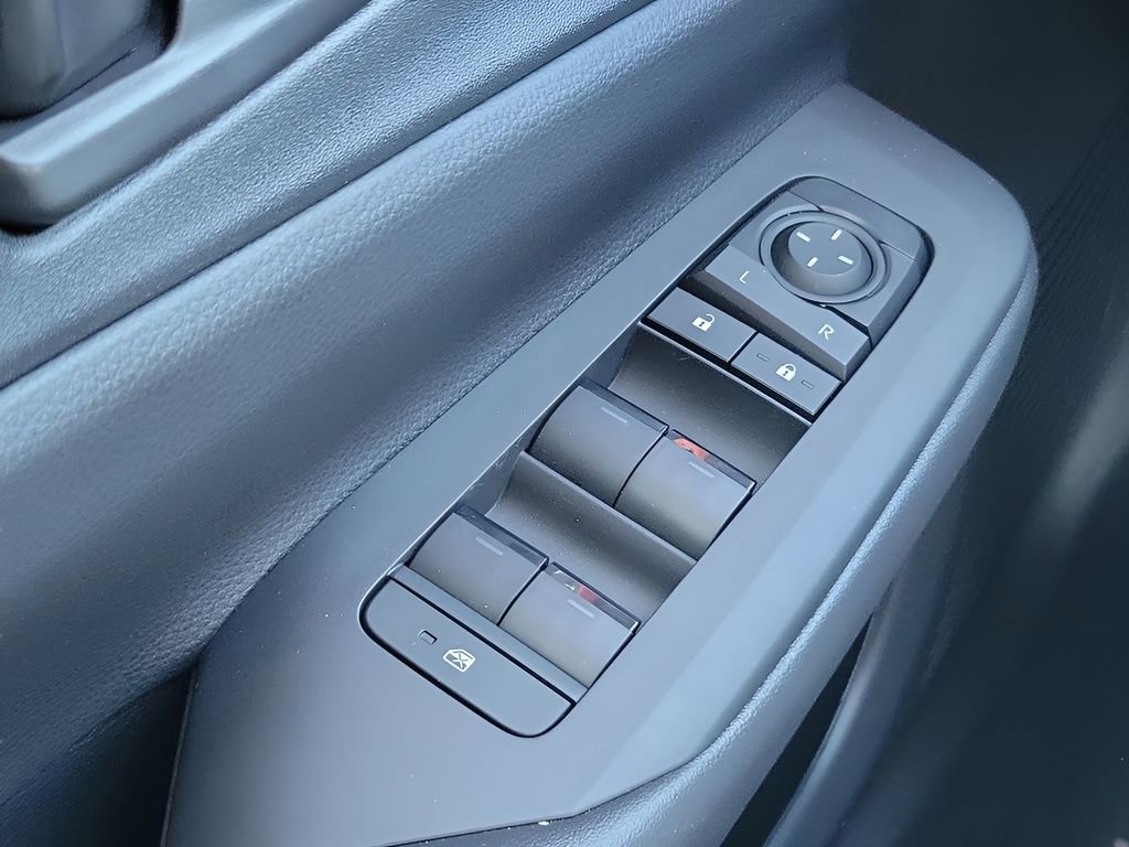 New 2026 Toyota Prius Plug-In Hybrid FWD image 32
