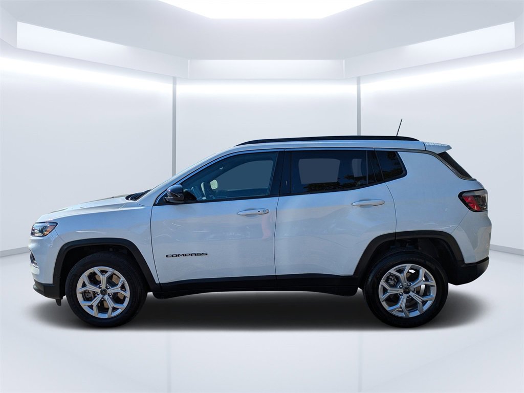 Used 2025 Jeep Compass Latitude image 6