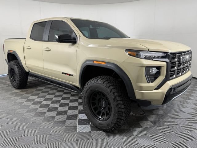 Used 2024 GMC Canyon AT4X AWD/4WD image 10
