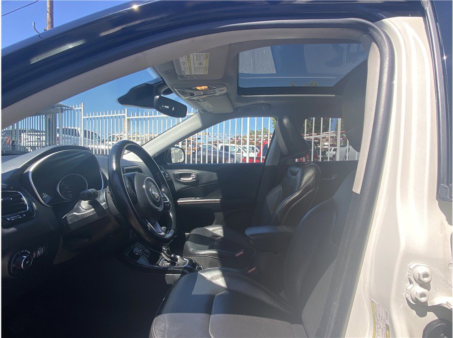 Used 2021 Jeep Compass Limited w/ Sun and Sound Group image 12