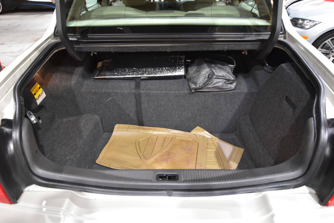 Used 2006 Lincoln Town Car Signature RWD image 32