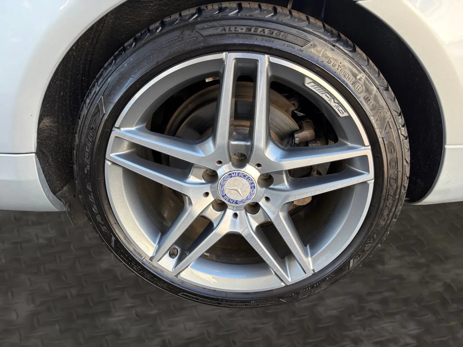 Used 2015 Mercedes-Benz E 400 4MATIC Coupe image 37