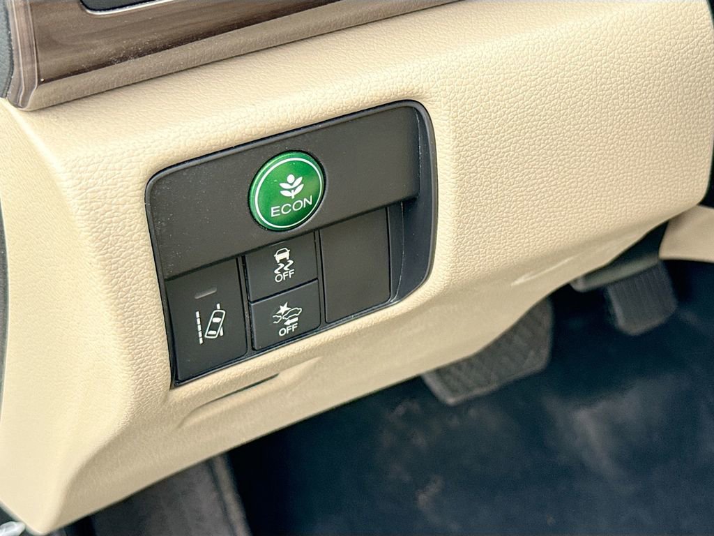 Used 2017 Honda Accord EX image 11