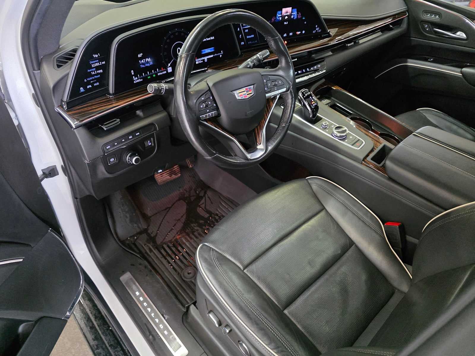 Certified 2021 Cadillac Escalade Premium Luxury w/ LPO, Illumination Package AWD/4WD image 19