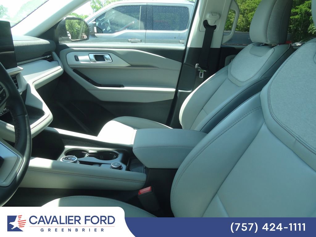 Used 2026 Ford Explorer Active w/ Active Comfort Package AWD/4WD image 6