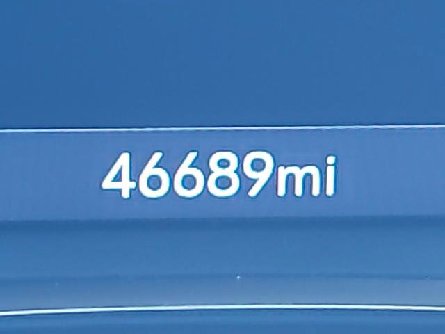 Used 2023 Chevrolet Traverse LT image 12