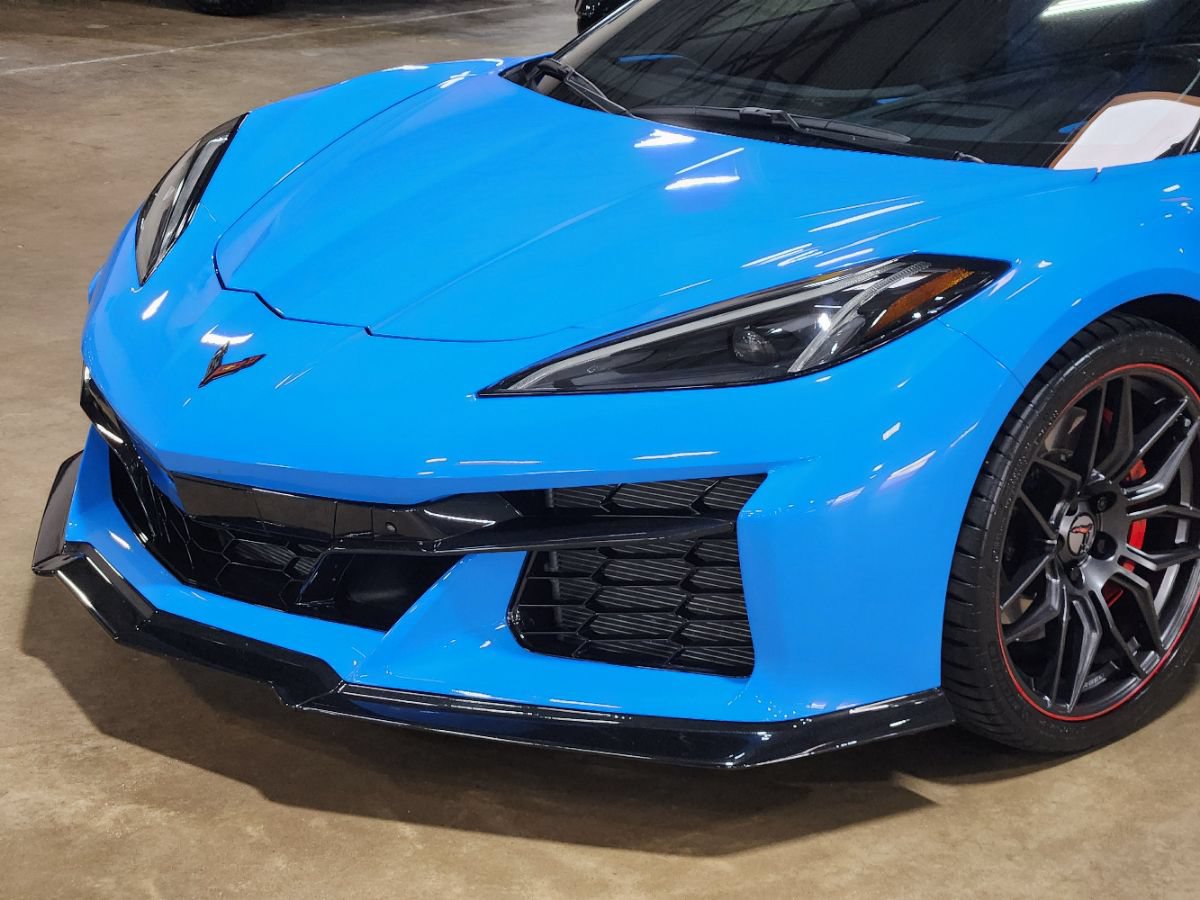 Used 2024 Chevrolet Corvette Z06 w/ Stealth Interior Trim Package RWD image 10