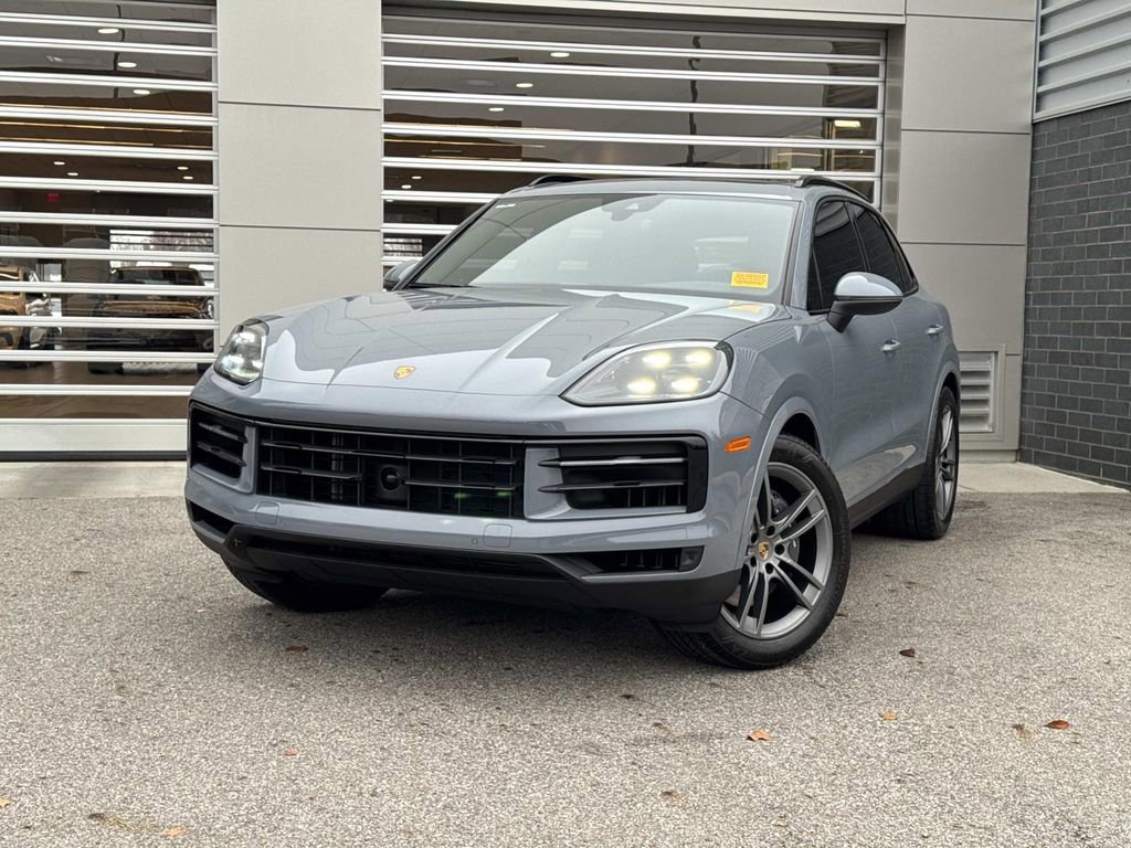 Used 2024 Porsche Cayenne image 1