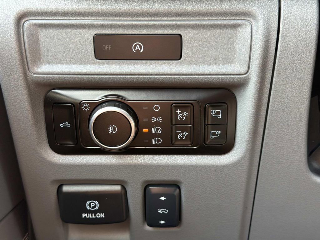 Used 2025 Ford F150 Lariat w/ Equipment Group 501A Mid image 26