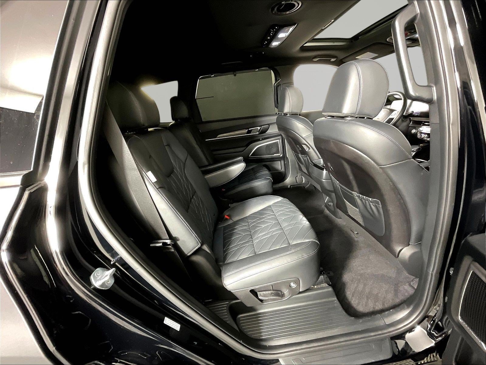 Used 2025 Kia Telluride EX X-Line AWD/4WD image 23