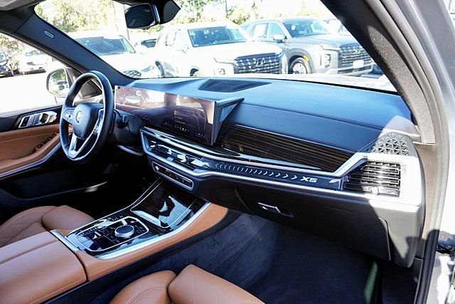 Used 2026 BMW X5 sDrive40i image 11