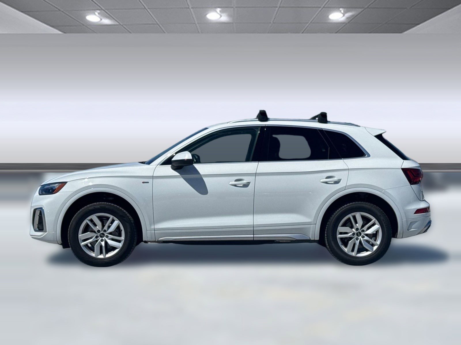 Certified 2023 Audi Q5 2.0T Premium w/ Convenience Package image 2