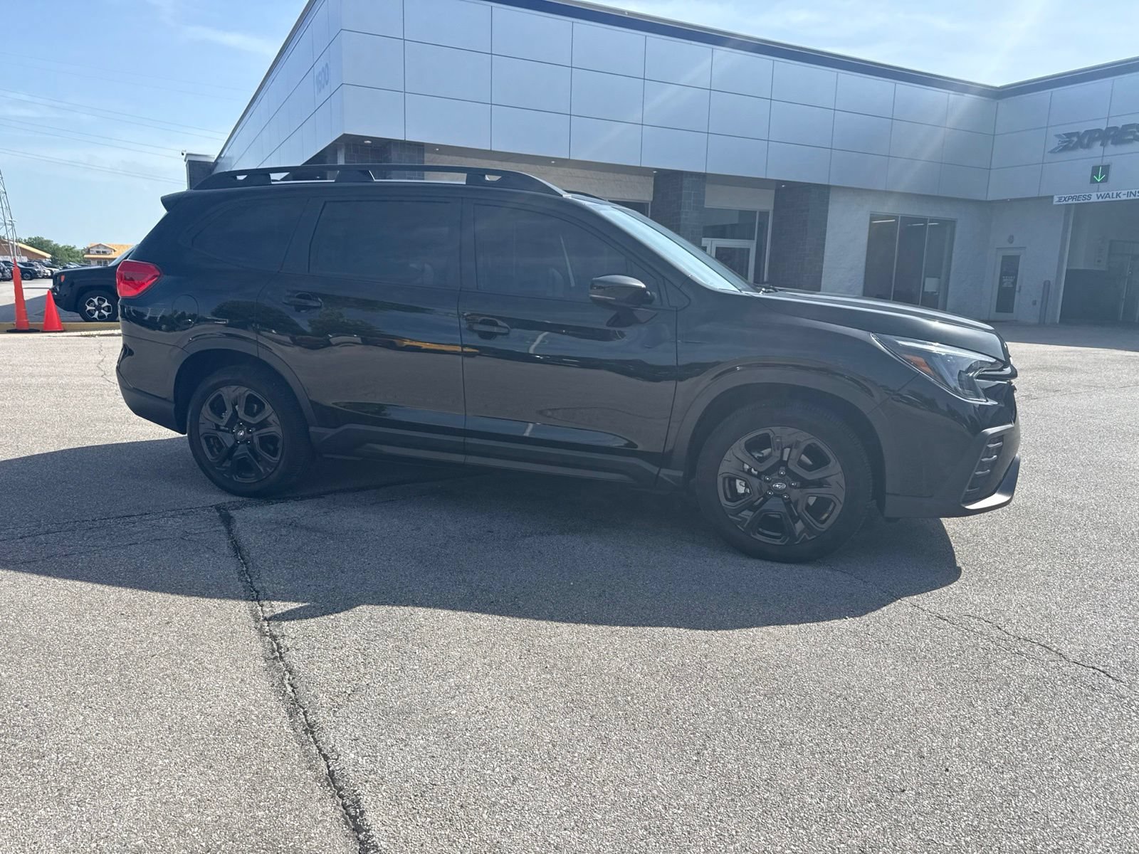 Certified 2025 Subaru Ascent Onyx Edition AWD/4WD image 11